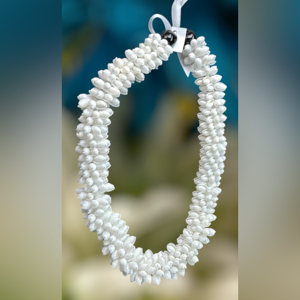 White seashell lei by 808 beads